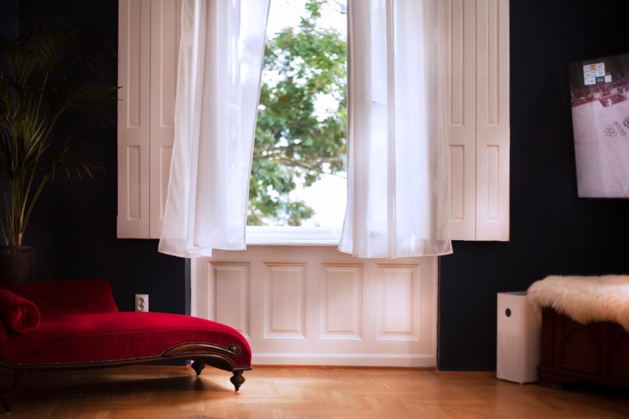 Rudi Es Ficko Lakosztaly Apartment Сегед Екстериор снимка