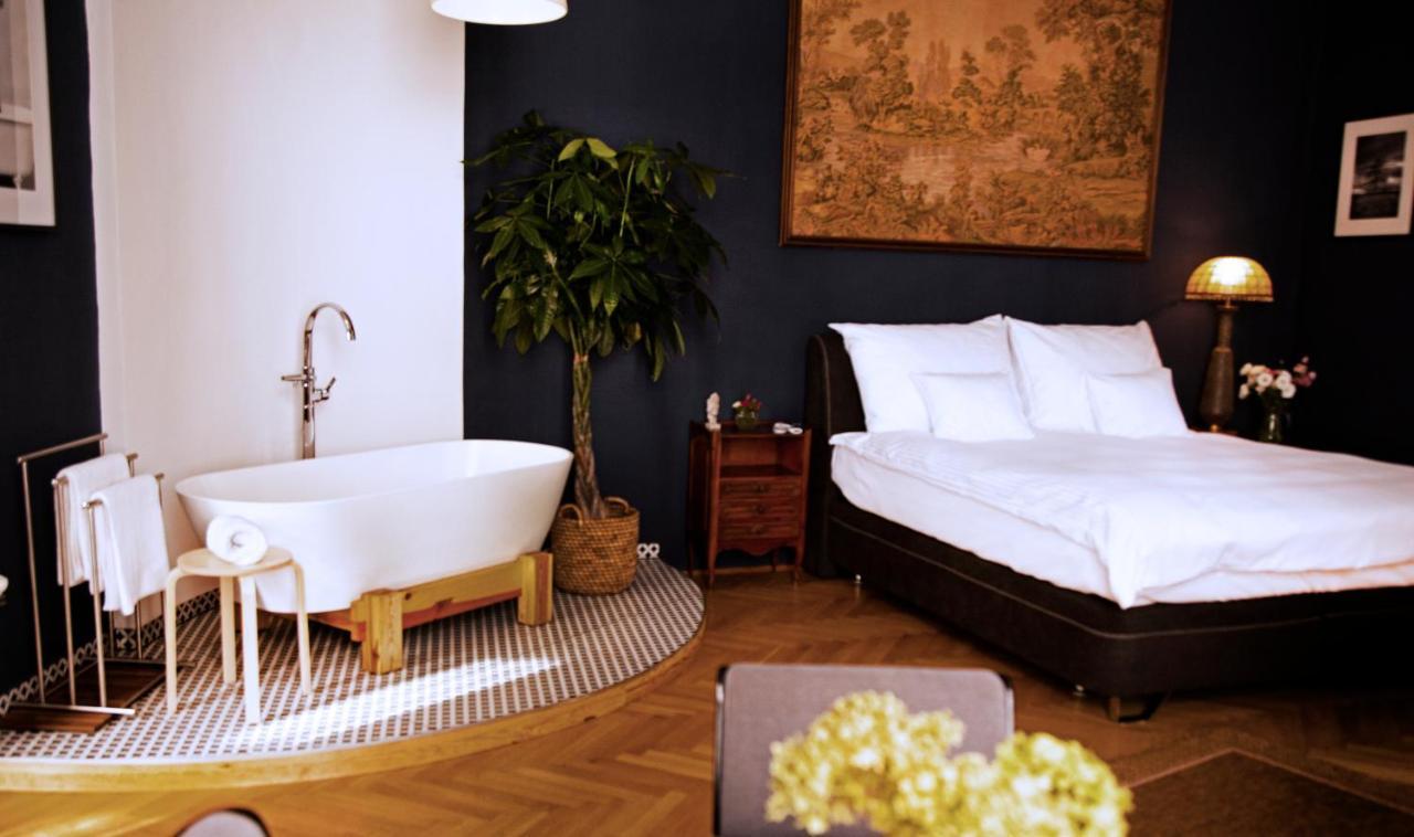 Rudi Es Ficko Lakosztaly Apartment Сегед Екстериор снимка